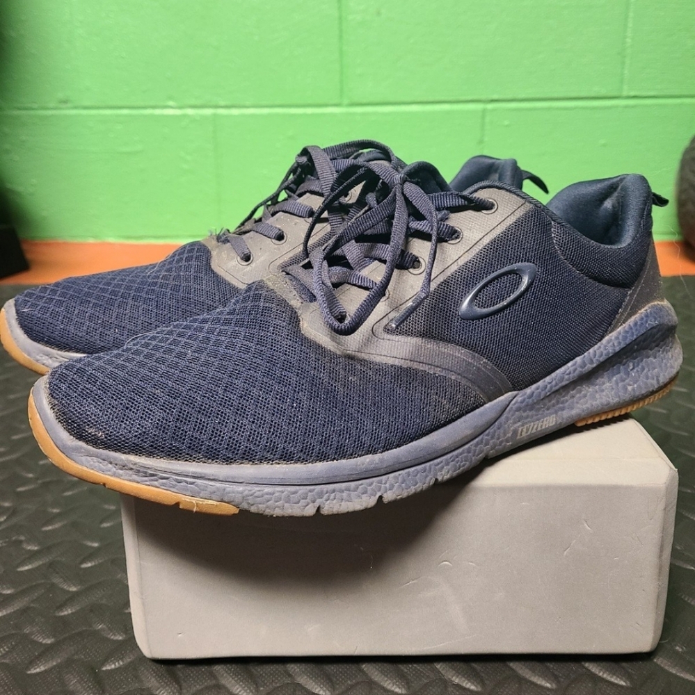Men's Oakley Shoes, size 9.5